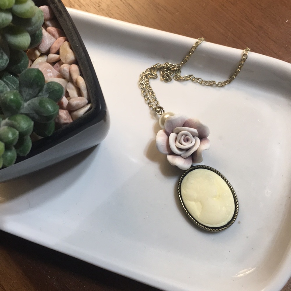 Very nice Cameo  necklace